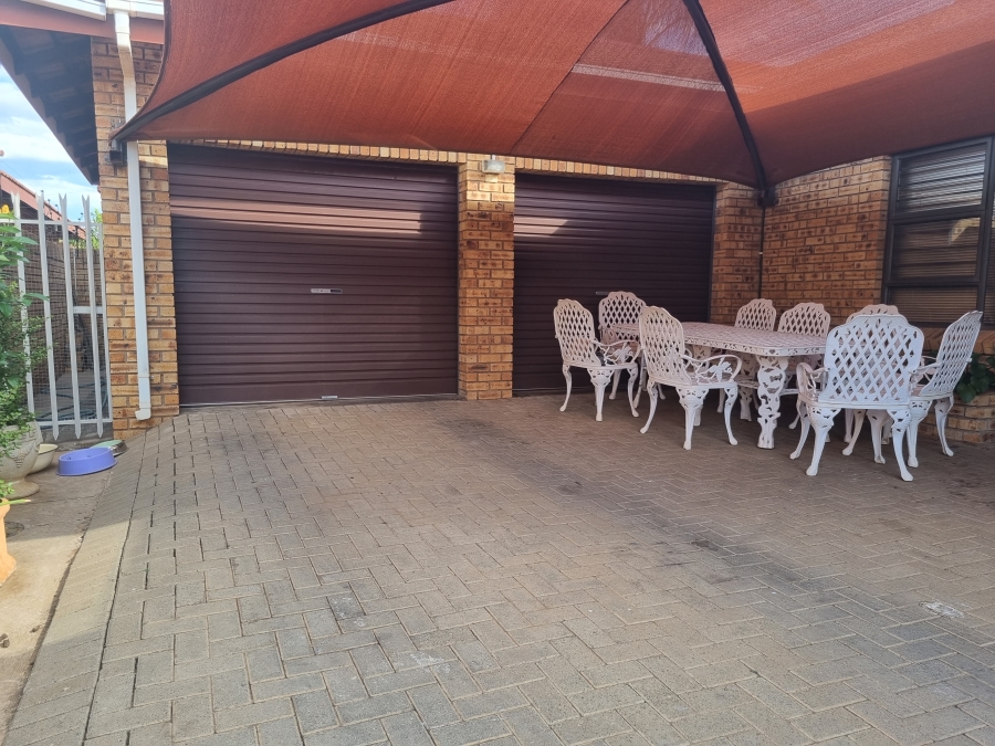 3 Bedroom Property for Sale in Hillcrest Northern Cape